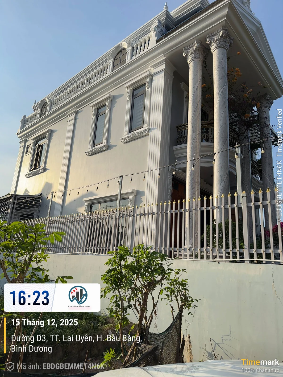 Mẫu nhà 1 trệt 1 lầu 1 tum - hình minh họa 1
