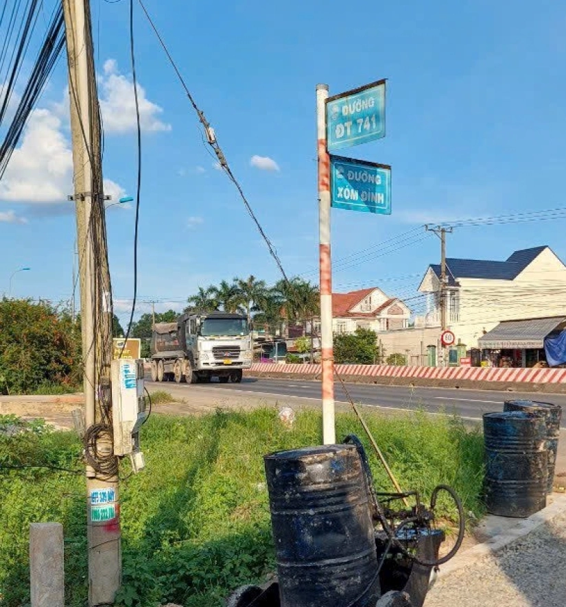 Thảm Bê Tông Nhựa Nóng Tuyến Đường Xóm Đình - Phú Giáo - Bình Dương