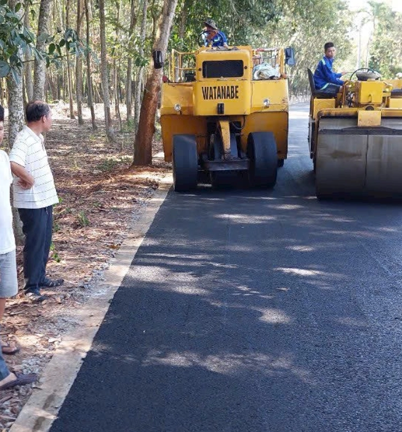Thảm Bê Tông Nhựa Nóng Tuyến Đường Xóm Đình - Phú Giáo - Bình Dương
