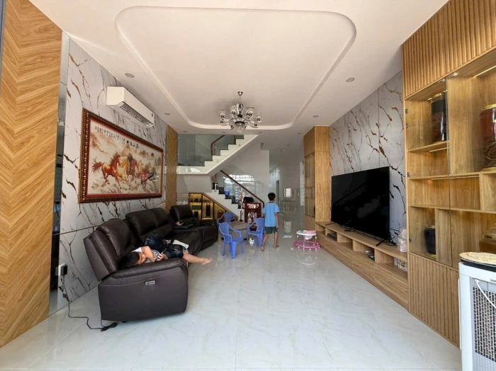 Thiết Kế Và Xây Dựng Nhà Phố Tân Cổ Điển  3 Tầng (Mr Thắng) Tân Uyên - Bình Dương
